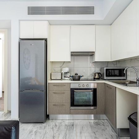 Oyster 1-Br Apt In Larnaca Ngoại thất bức ảnh
