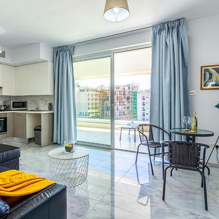 Oyster 1-Br Apt In Larnaca Ngoại thất bức ảnh