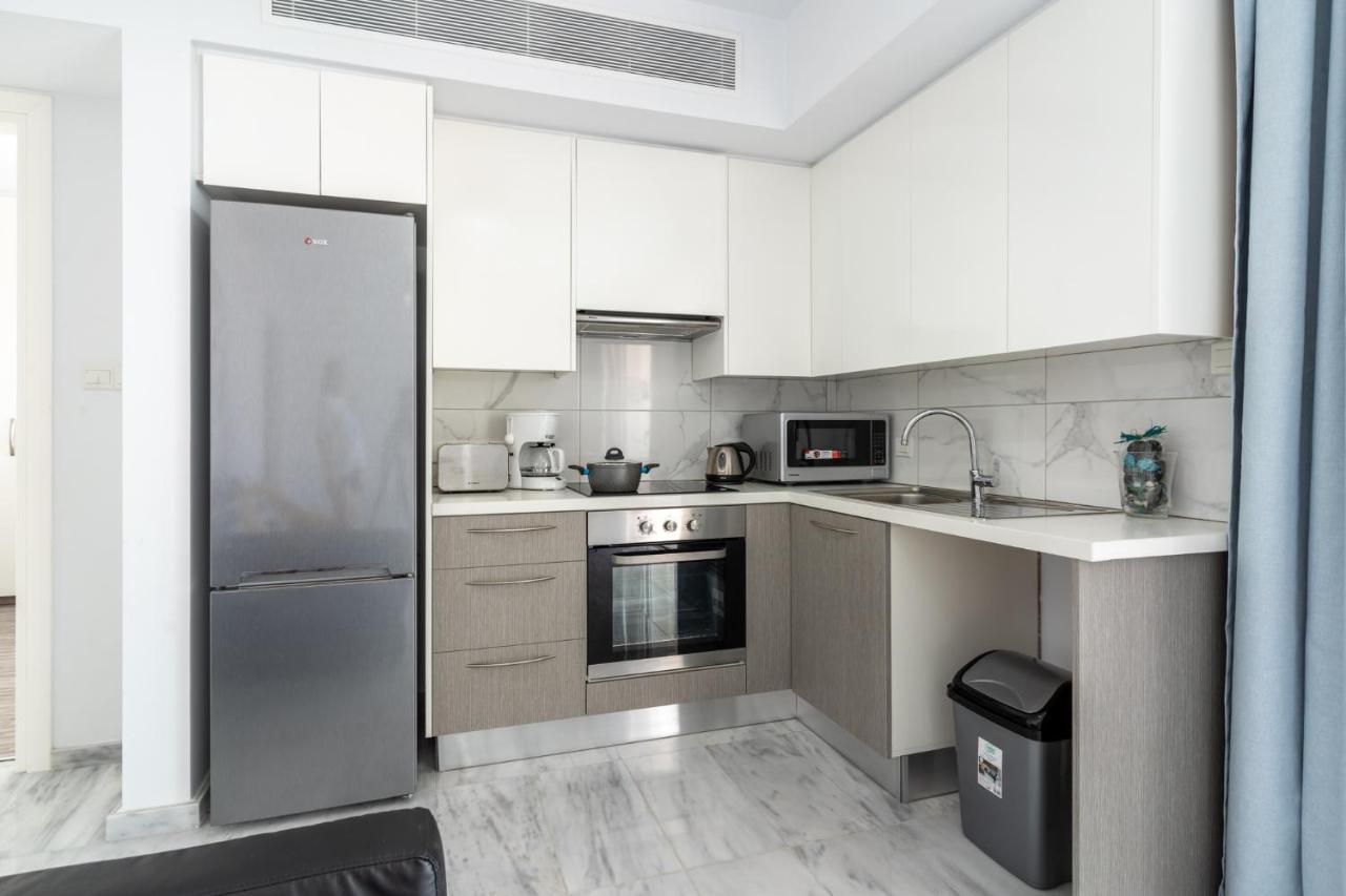 Oyster 1-Br Apt In Larnaca Ngoại thất bức ảnh