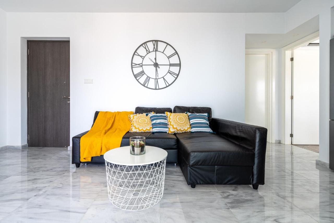 Oyster 1-Br Apt In Larnaca Ngoại thất bức ảnh