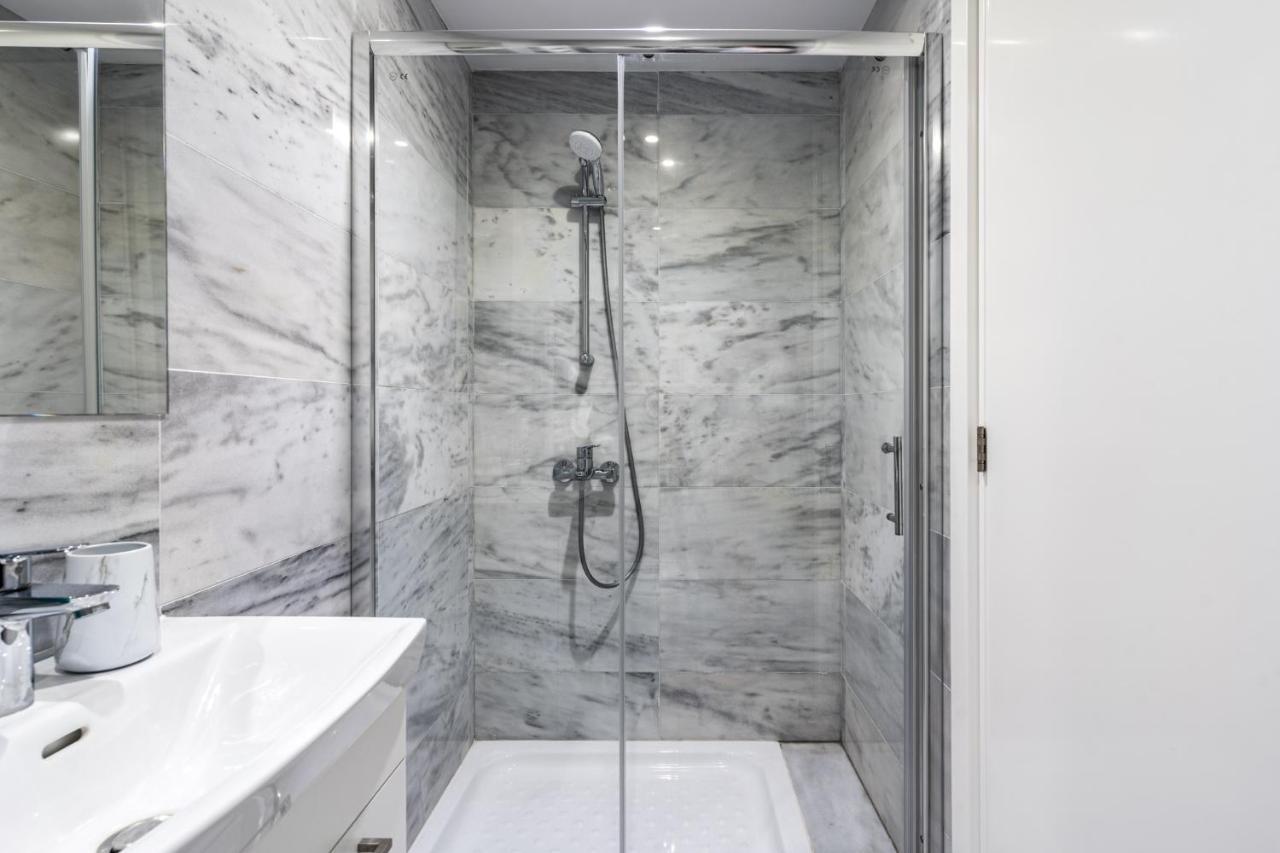 Oyster 1-Br Apt In Larnaca Ngoại thất bức ảnh