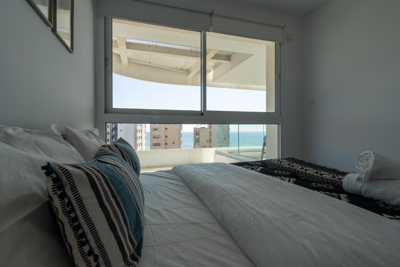 Oyster 1-Br Apt In Larnaca Ngoại thất bức ảnh