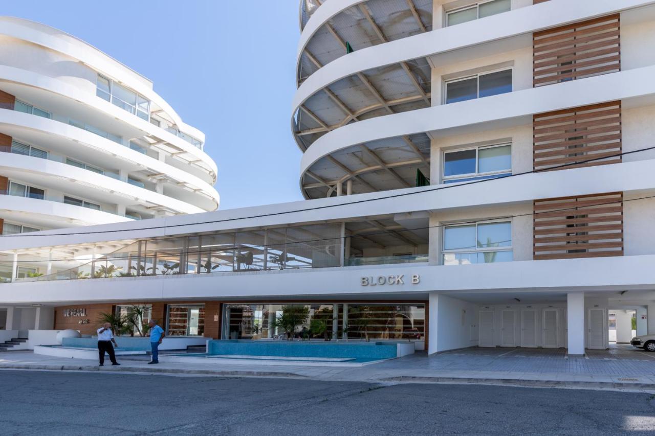 Oyster 1-Br Apt In Larnaca Ngoại thất bức ảnh