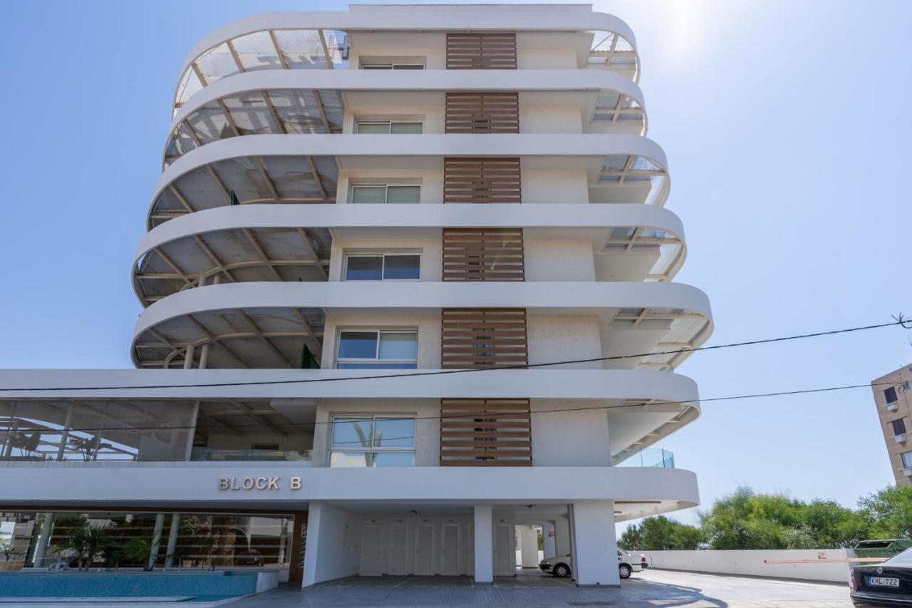 Oyster 1-Br Apt In Larnaca Ngoại thất bức ảnh
