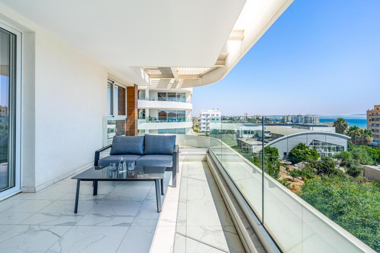 Oyster 1-Br Apt In Larnaca Ngoại thất bức ảnh