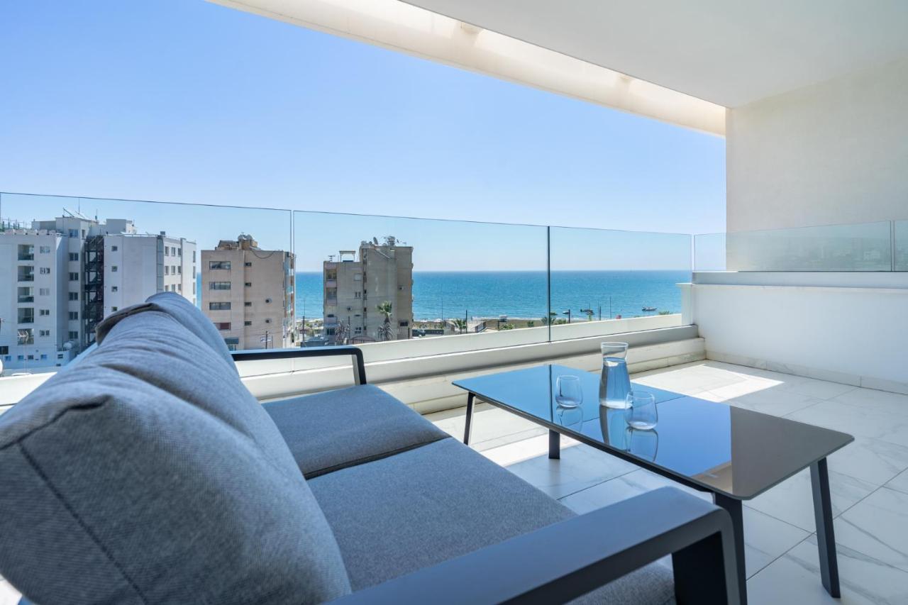Oyster 1-Br Apt In Larnaca Ngoại thất bức ảnh