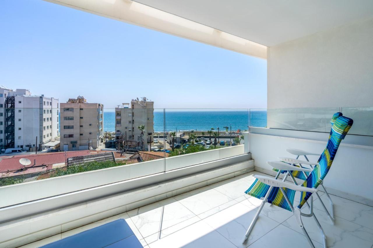 Oyster 1-Br Apt In Larnaca Ngoại thất bức ảnh